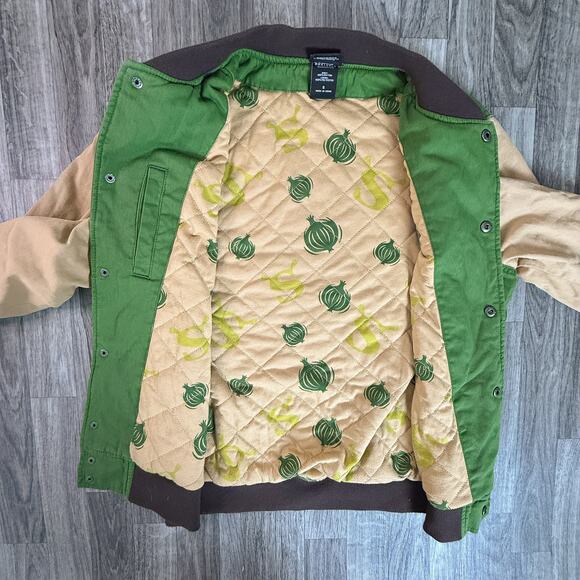 BoxLunch Exclusive DreamWorks Shrek Logo Varsity Jacket – Swamp Onion Print - Picture 3 of 6